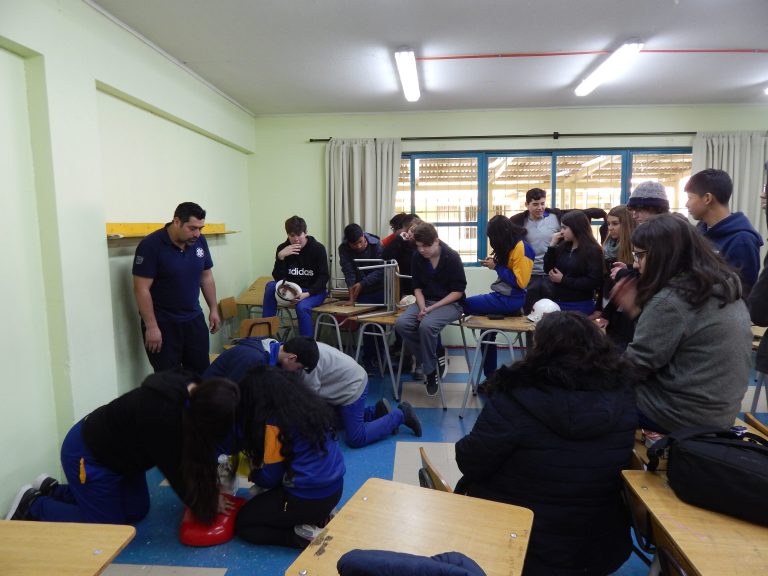 Alumnos del COGGZAI se capacitan en primeros auxilios