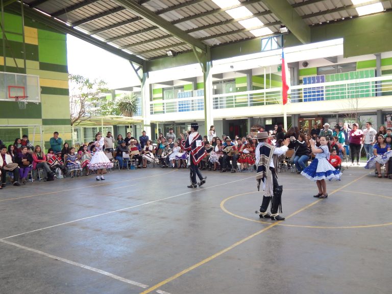 Colegios Municipales de Quilpué dieron la bienvenida a las Fiestas Patrias con atractivo campeonato de cueca