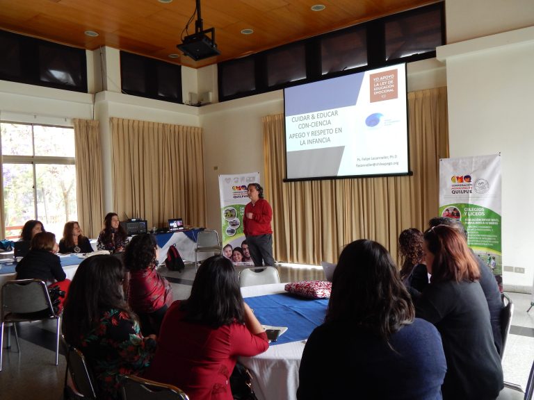 Reconocido psicólogo Felipe Lecannelier dictó interesante seminario sobre apego y respeto en la infancia