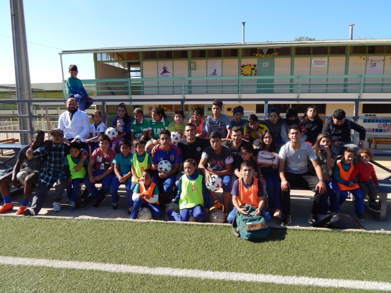 Isaac Díaz visitó a estudiantes de Escuela Theodor Heuss de Quilpué