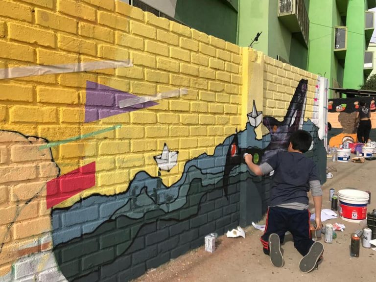 Estudiantes del Coggzai crearon hermosas piezas artísticas junto a ONG Valparaíso en Colores
