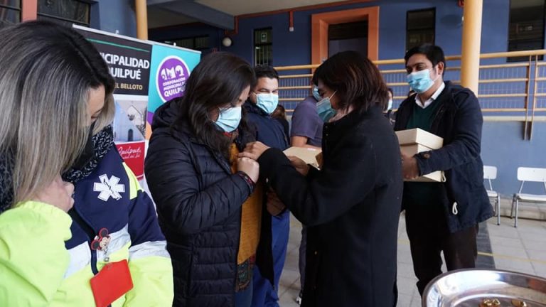 Semana APS: Quilpué entregó reconocimiento a funcionarios de salud municipal y destacó su labor frente a crisis sanitaria