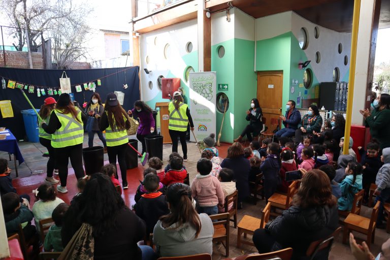 Comunidad del Jardín Infantil Arcoíris culminó con éxito su paso por el proyecto “Reciclando-Ando”
