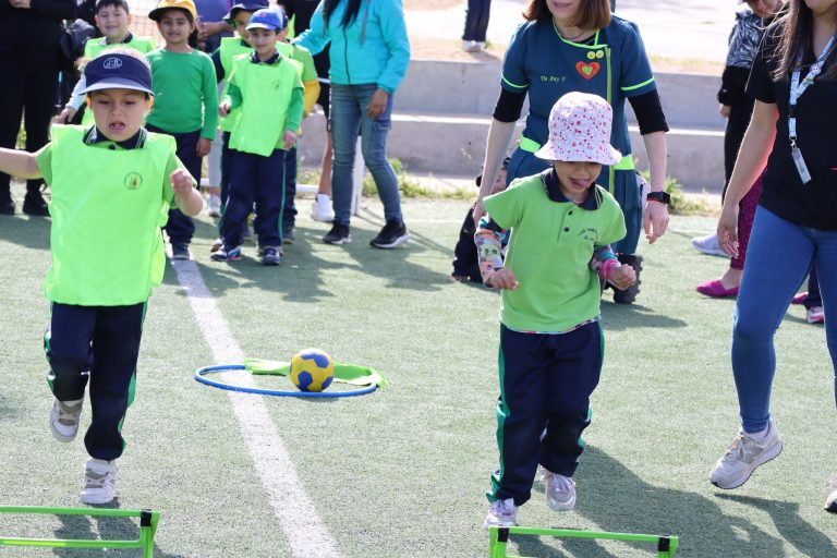 “Yo vivo feliz”: Niñas y niños de Quilpué participan en jornada interescolar de actividad física y hábitos saludables