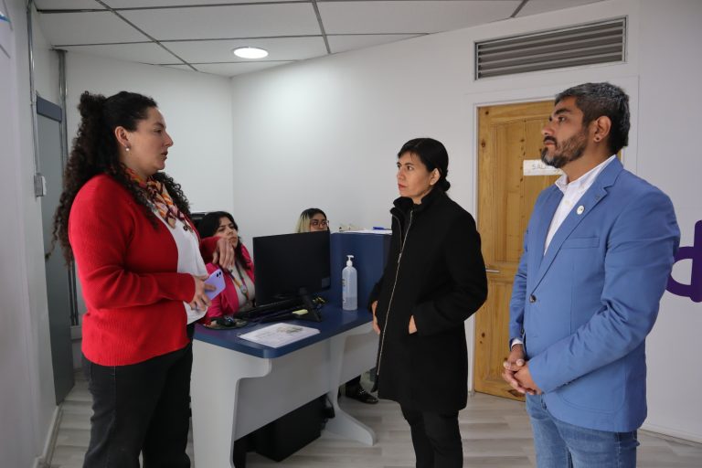 Alcaldesa Valeria Melipillán visitó el Centro Municipal para la Neurodivergencia