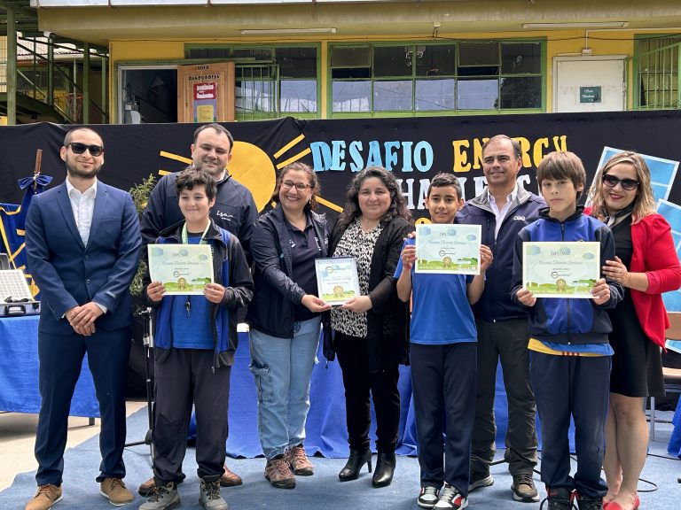 Tras un ahorro de un 38% en el gasto energético, Escuela Teniente Serrano recibió 2do lugar en Concurso Energy Challenge 2024