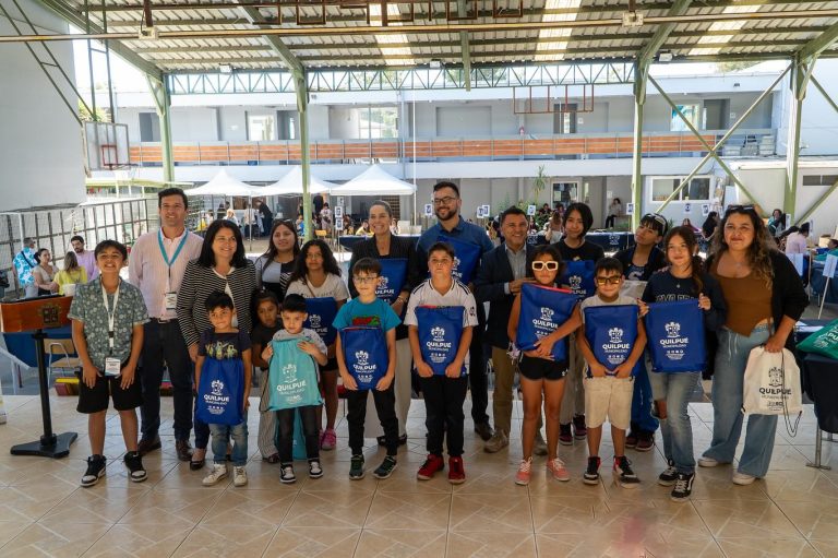 Más de 7 Mil Estudiantes de Quilpué Reciben Útiles Escolares Gracias a la Ayuda Escolar 2025