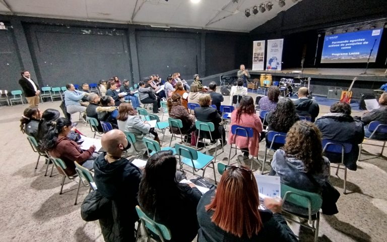 Taller de parentalidad positiva fortaleció el vínculo entre apoderados y comunidad educativa