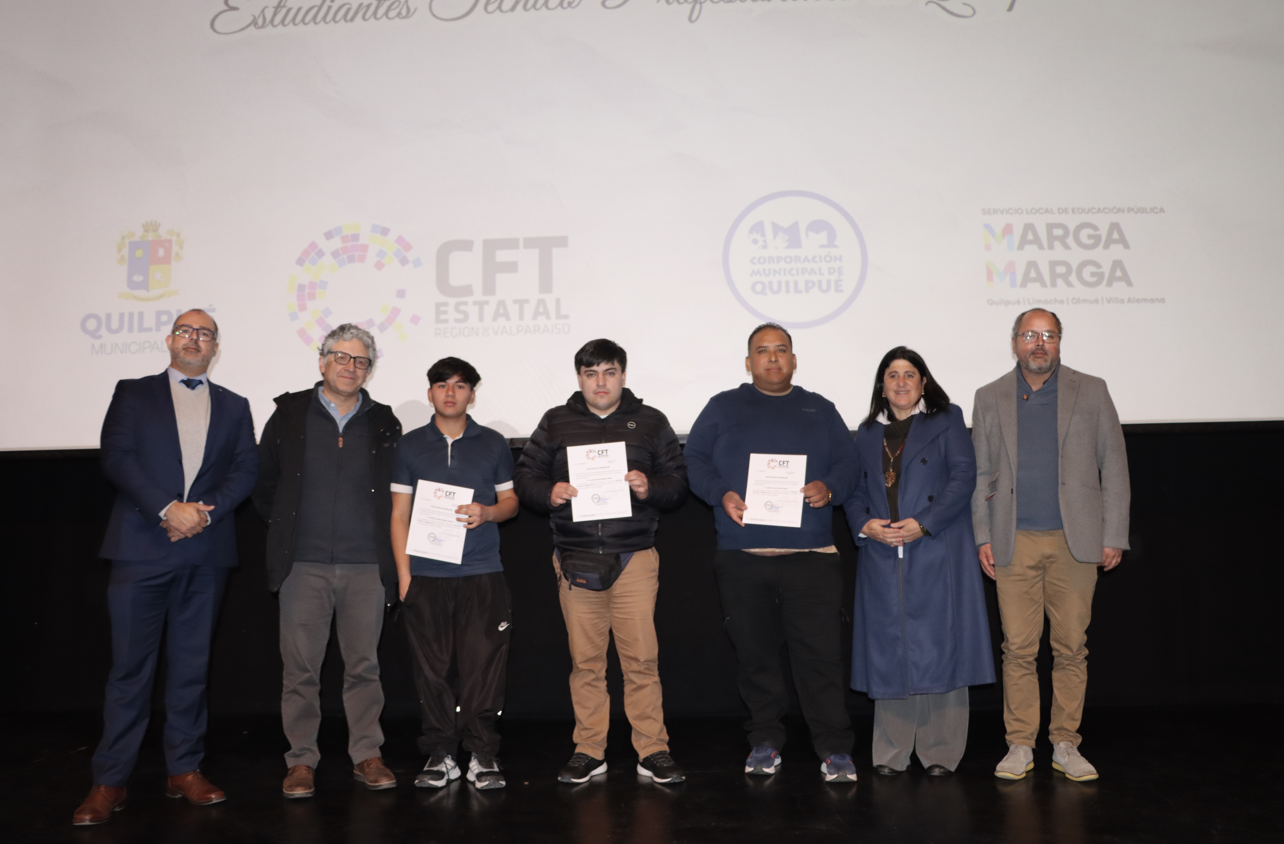 146 ESTUDIANTES DE QUILPUÉ OBTIENEN CERTIFICACIÓN QUE FORTALECE SU FORMACIÓN TÉCNICO-PROFESIONAL GRACIAS A UNA ALIANZA CON EL CFT ESTATAL 