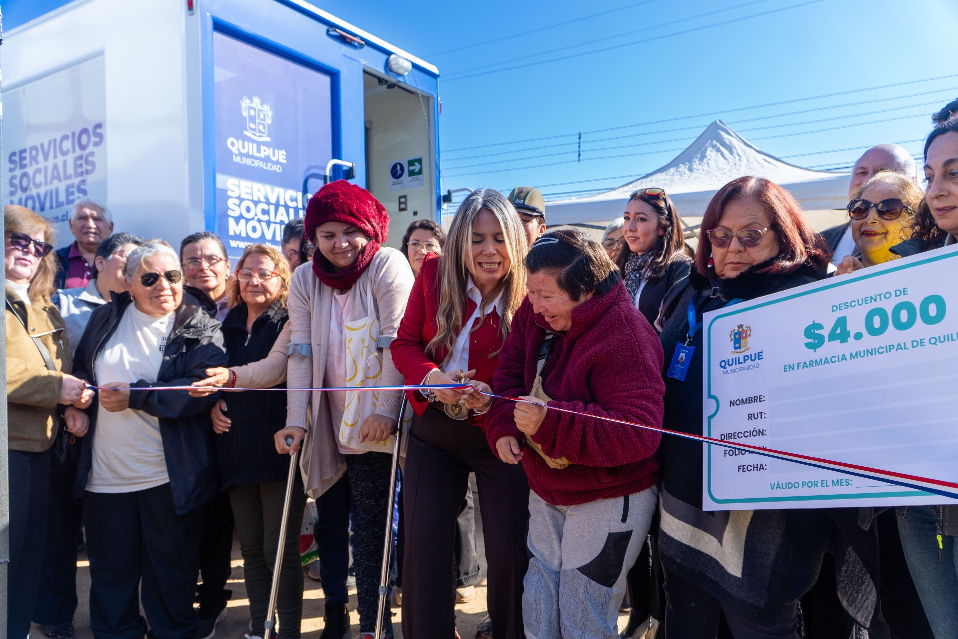 Quilpué lanza Móvil Social y entrega apoyo en medicamentos a más de 3.700 familias